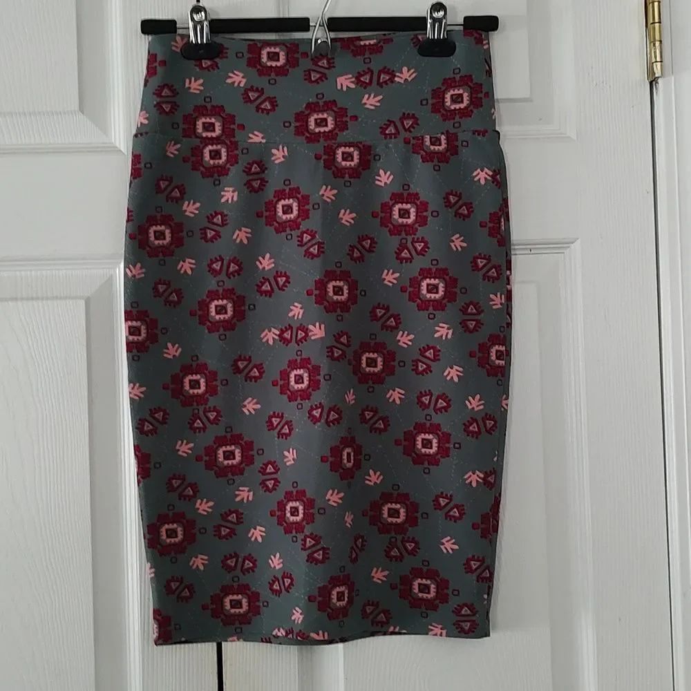 Lularoe  Cassie Abstract Pencil Skirt Sage, Pink, Red Sz XS NWOT